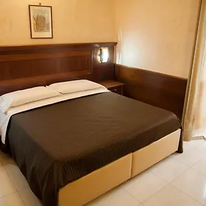 2* Hotel Robinson