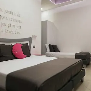 Nunu Hotel Naples